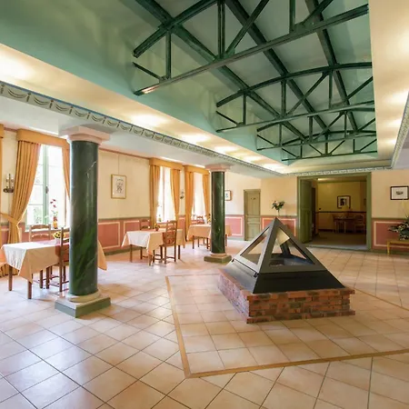 A Beautiful 2 Persons Studio In A Chateau With Swimming Pool Montbrun-les-Bains Buitenkant foto