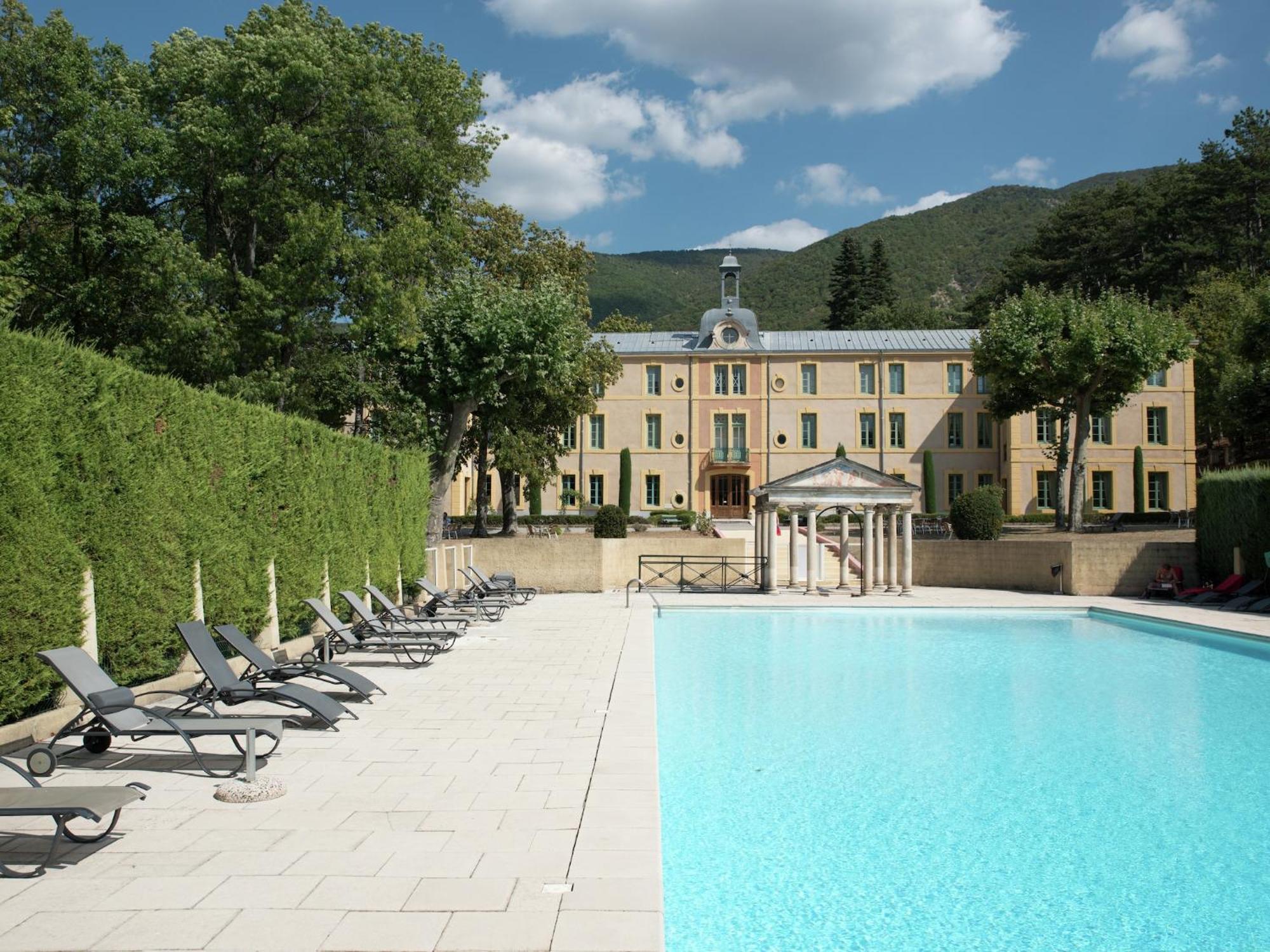 Appartement A Beautiful 2 Persons In A Chateau With Swimming Pool