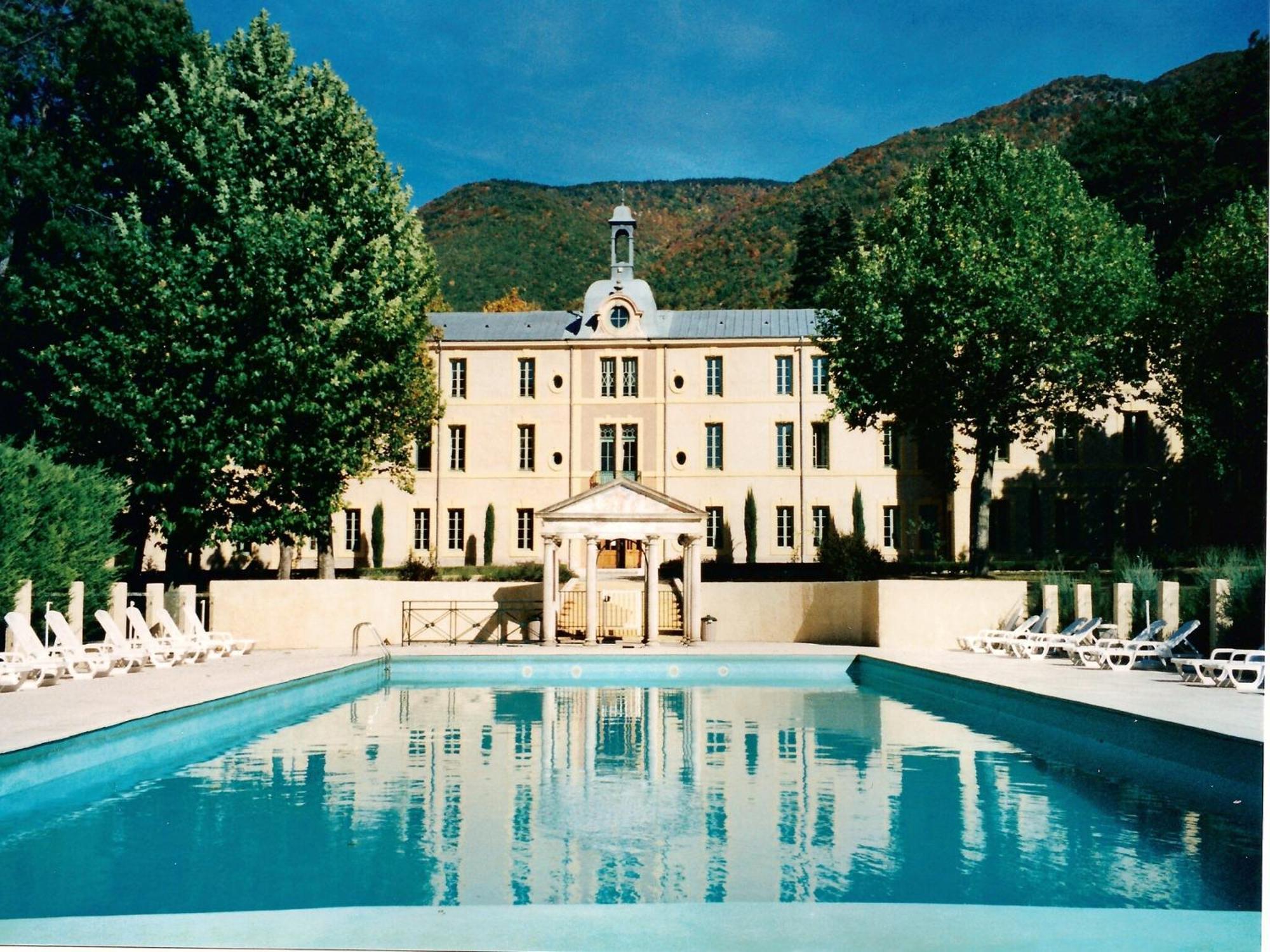 A Beautiful 2 Persons In A Chateau With Swimming Pool Appartement