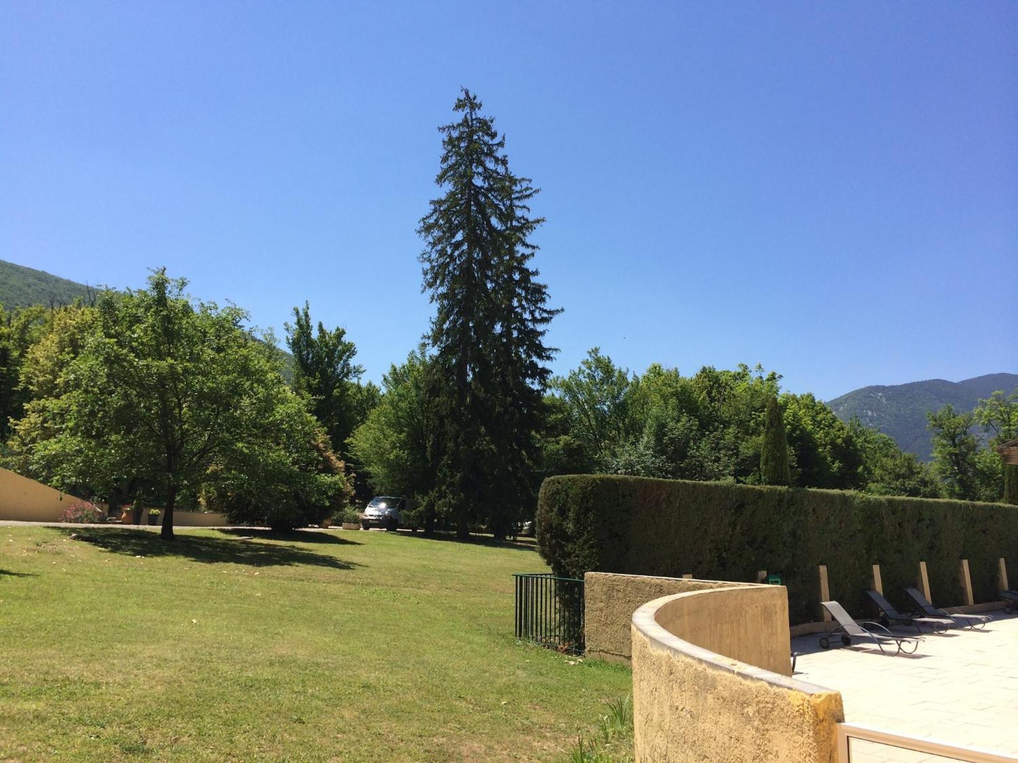 A Beautiful 2 Persons In A Chateau With Swimming Pool Montbrun-les-Bains