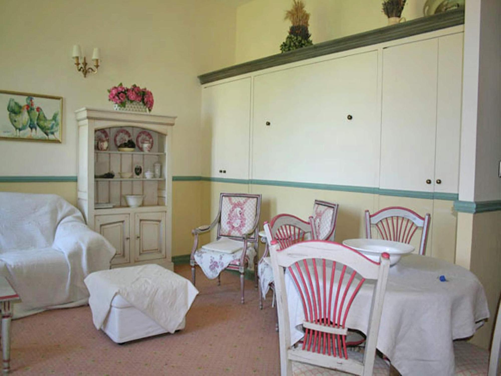 Appartement A Beautiful 2 Persons In A Chateau With Swimming Pool